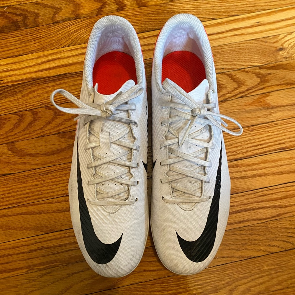 Nike Mercurial Vapor 15 Club Multi-Ground Cleats